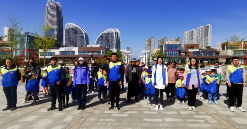 黃發(fā)集團團委開展“守護最美海岸線”活動